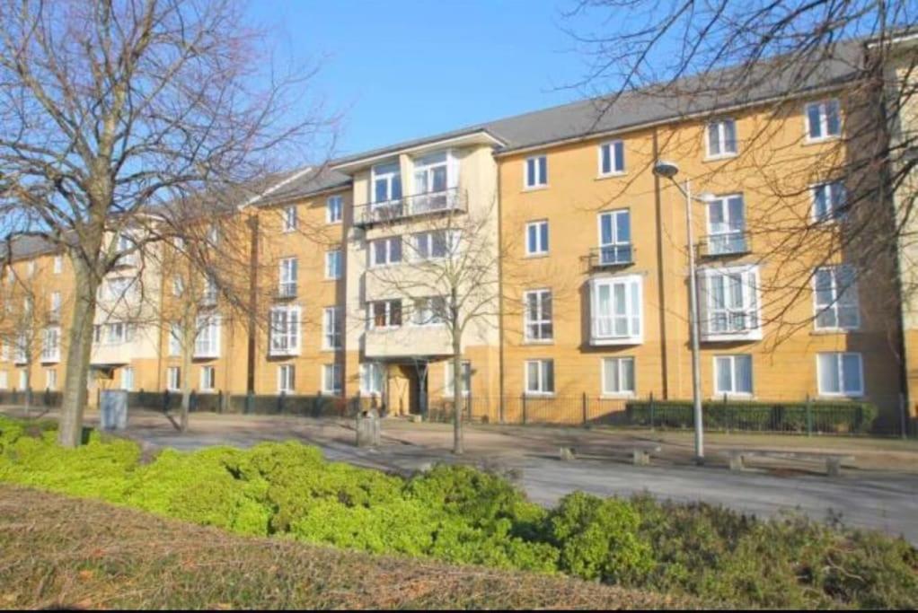 3 Bedroom Flat 10 Mins Walk To Bay And City Center Free Parking Cardiff Exterior foto